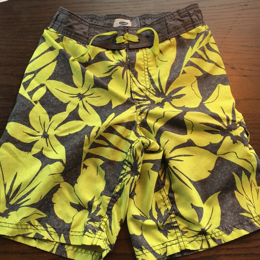 Old Navy boys swim trunks medium size 8